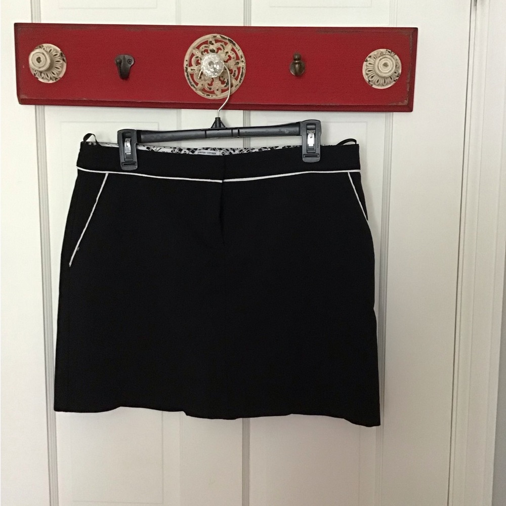 Izod Black Skorts for golf/ pickleball
